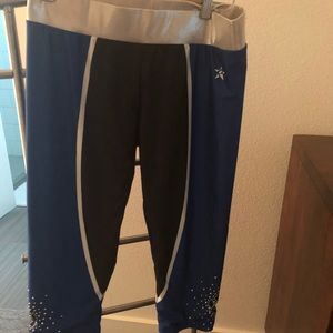 CA Black and Blue Capris Size AM